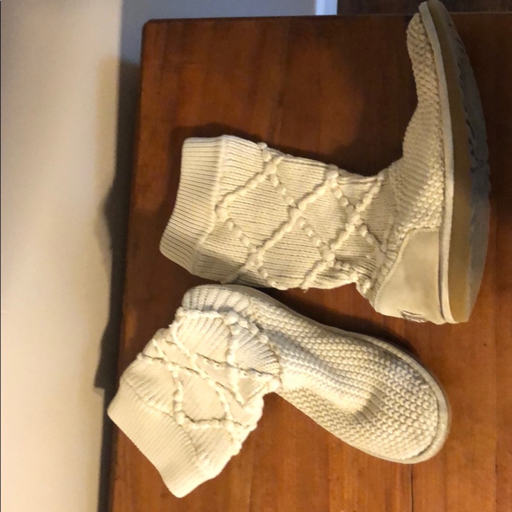 UGGS